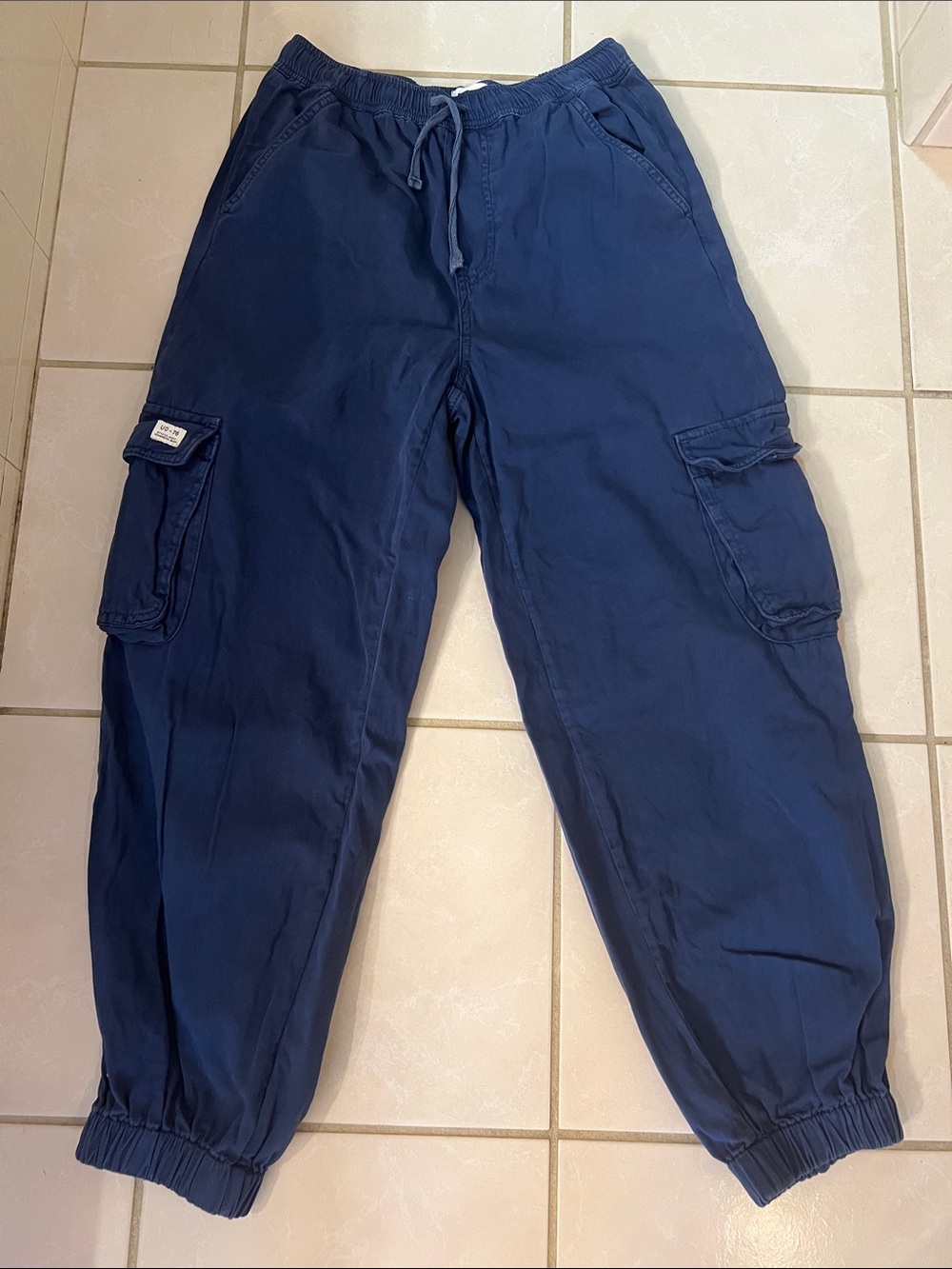 Urban outfitters women’s navy cargo pants size S